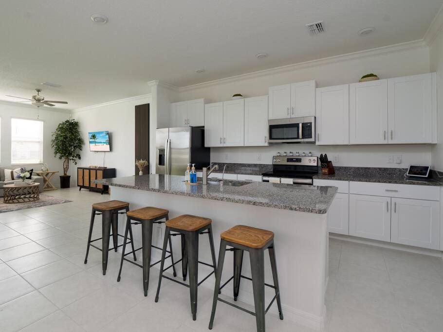 Modern Oasis! 3Br Townhouse In A Lagoon Community Wesley Chapel Dış mekan fotoğraf